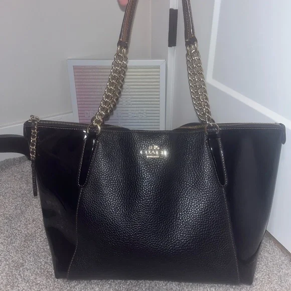 Coach Ava Chain Tote - Picture 3 of 9